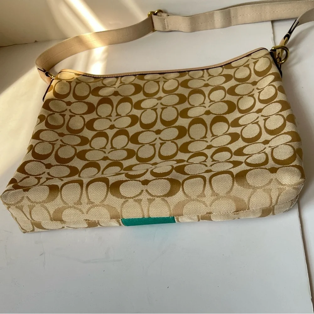 Coach Knit Messenger Crossbody Green Signature Canvas F28502